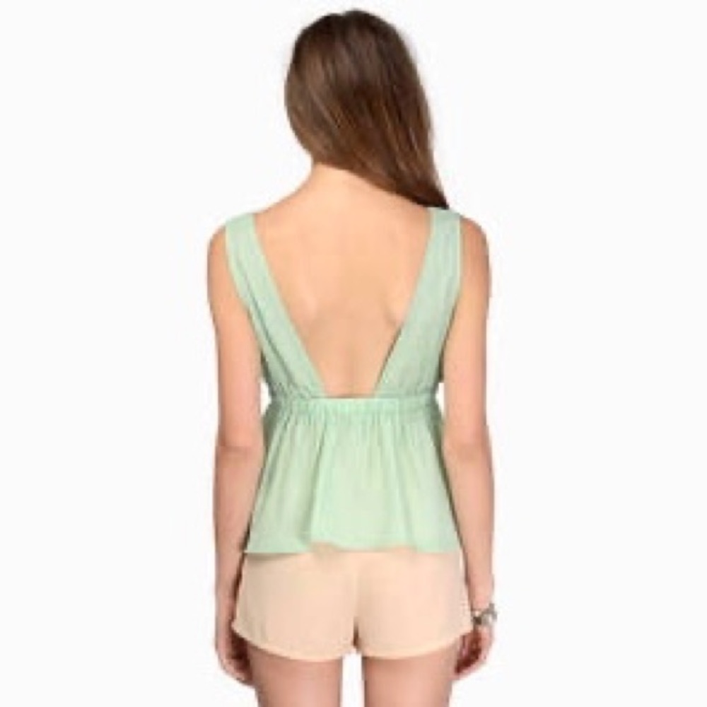 ❇️3/$30❇️ TOBI 'Dare To Take A Risk' Green Peplum V-Neck & Low Back Tank Top. SM - Picture 3 of 8